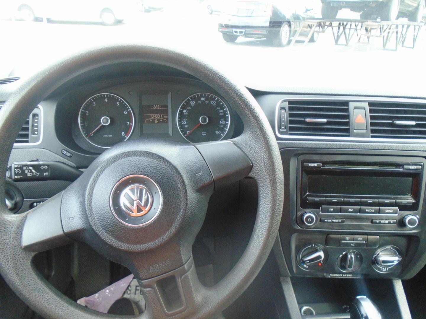 2012 RED Volkswagen Jetta SE (3VWDP7AJXCM) with an 2.5L L5 DOHC 20V engine, located at 6112 N Florida Avenue, Tampa, FL, 33604, (888) 521-5131, 27.954929, -82.459534 - Photo#10